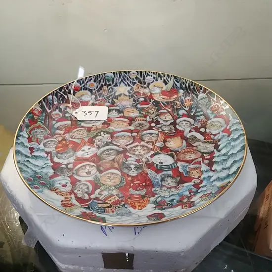 F/MINT SANTA CLAUS PLATE