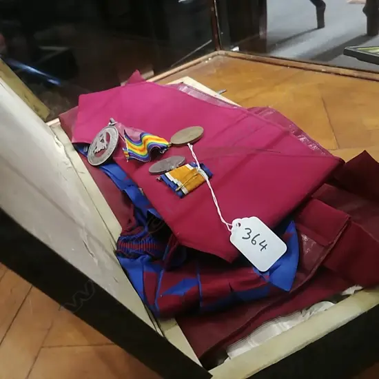 CASED LODGE REGALIA & WW1 MEDAL SET