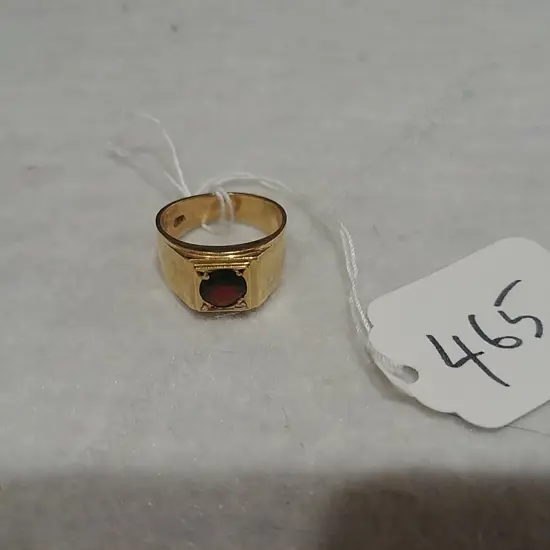 9CT GOLD GARNET RING 5.8GM