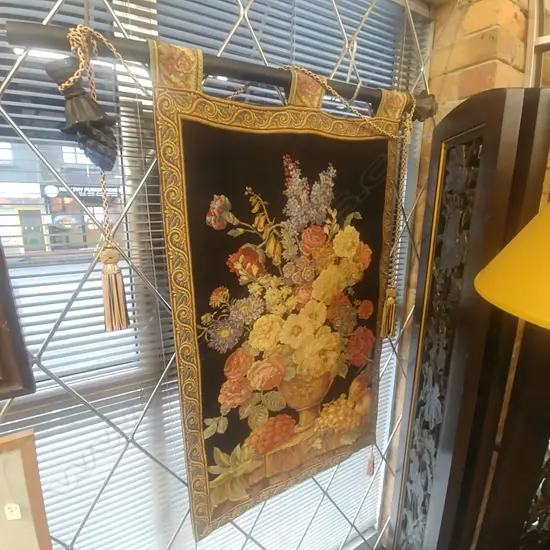 WALL HANGING TAPESTRY