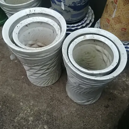 2 SML + 2 MED WHITE PLANT POTS (4)