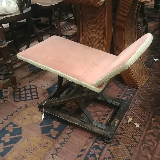 SMALL FOLDING STOOL
