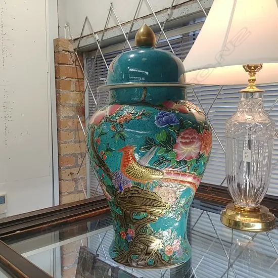 LARGE SPECKLED CHINESE VASE WITH LID 