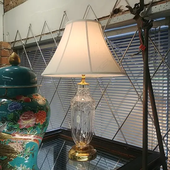 CRYSTAL LAMP WATERFORD SHADE