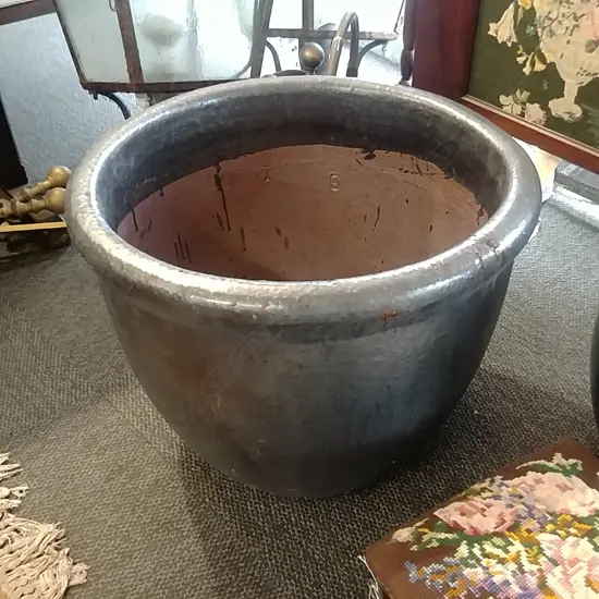 LARGE PLANT POT