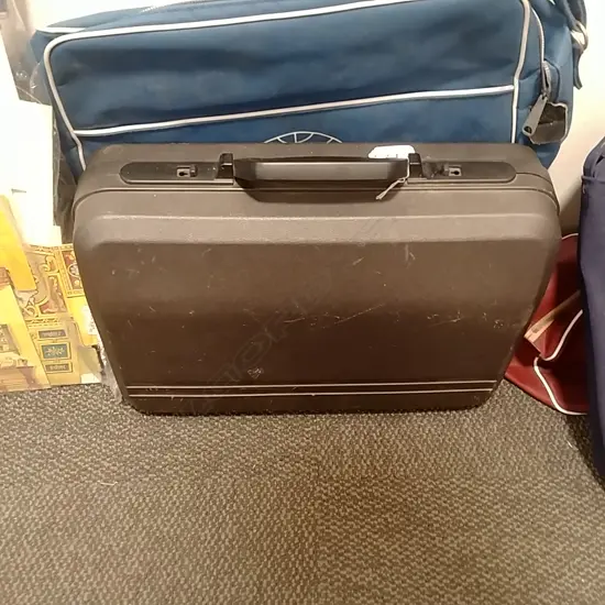 CASED HITACHI VHS VIDEO RECORDER