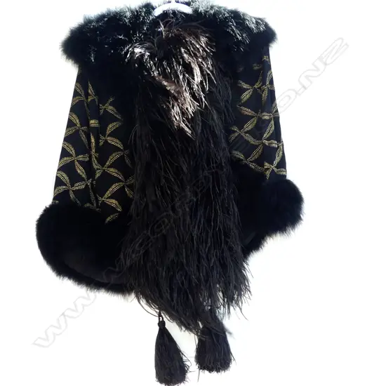 1930 OSTRICH CAPE AND BOA