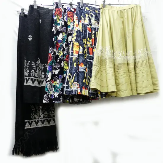 4X SKIRTS; 1 WITH SHAWL 1950