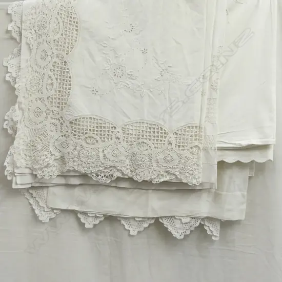 5 BOARDER LACE ASS. TABLE CLOTHS