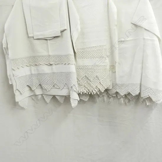 LARGE ASSORT. GUEST CLOTHS CROCHET EDG.