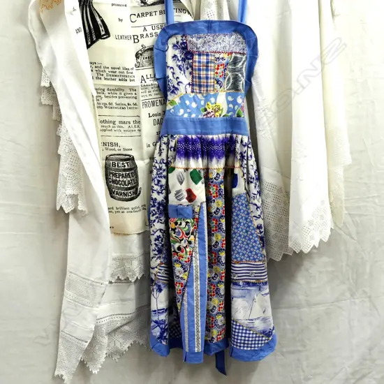 ASSORTMENT TABLE LINEN PLUS 1950s APRON