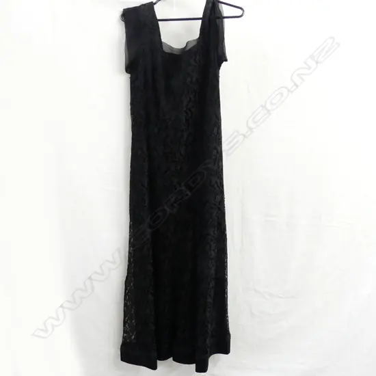 BLACK LACE OVERLAY DRESS