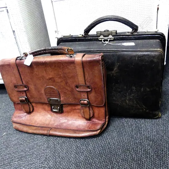 EDWARDIAN DOCTORS BAG;LEATHER  BRIEF CASE