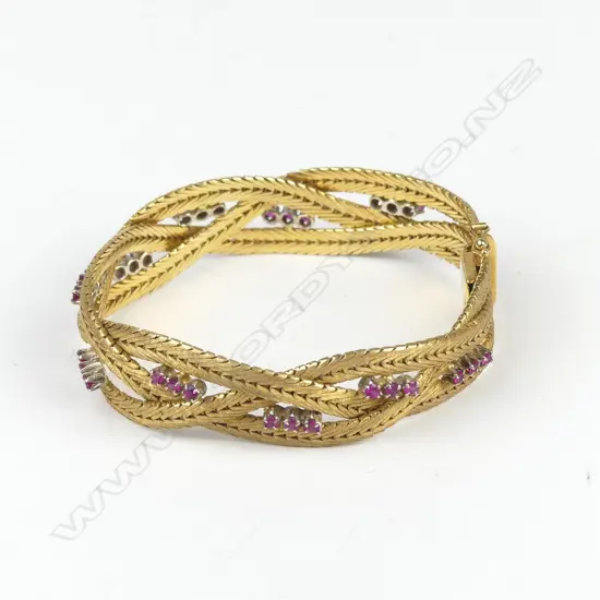 VINTAGE 18CT GOLD & RUBY BRACELET 48.7GMS