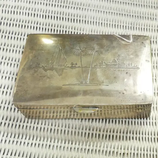 EGYPTIAN SILVER CIGARETTE BOX ENGRAVED PICTURE LID