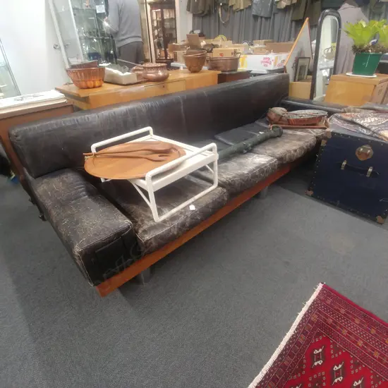 4 SEATER RETRO DESIGNER LEATHER SOFA