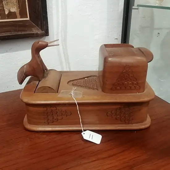 WOODEN NOVELTY CIGARETTE DISPENSER