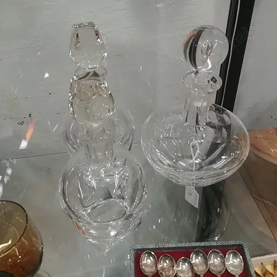 PR GLASS DECANTER +  1 OTHER