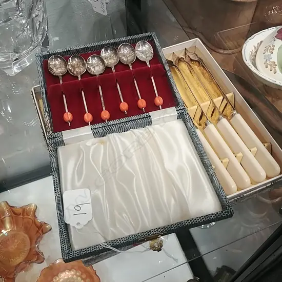 BOXED FISH SET & COFFEE SPOON