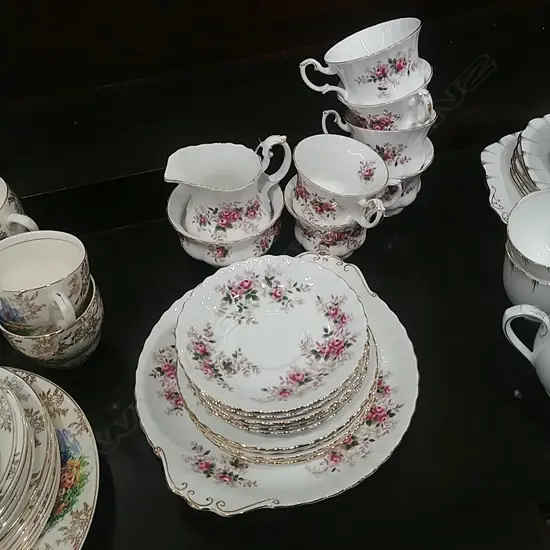 R.D LAVENDER ROSE 21 PC TEA SET