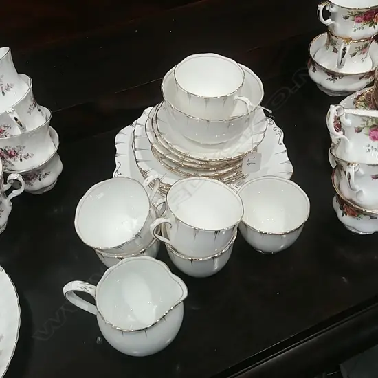 R.ALBERT CROWN CHINA 21 PC TEASET