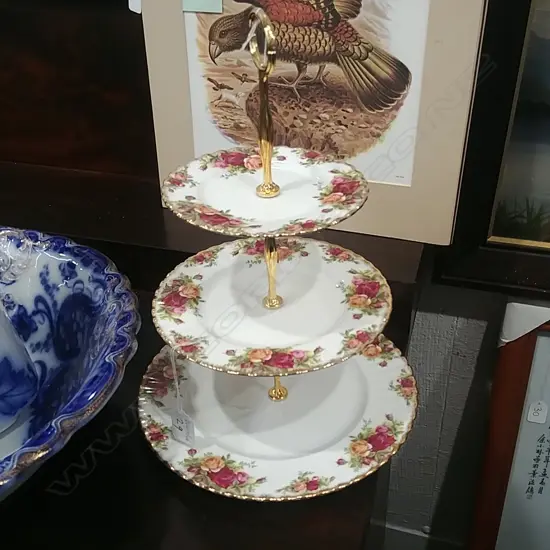 R ALBERT OCR 3 TIER CAKE STAND