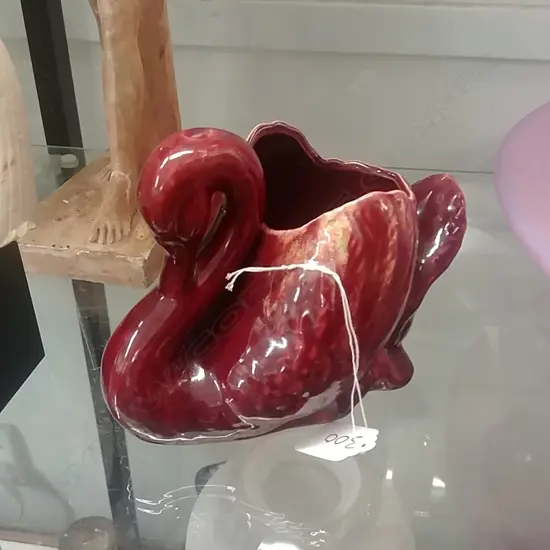 C/LYNN TYPE RED GLAZE MEDIUM SWAN