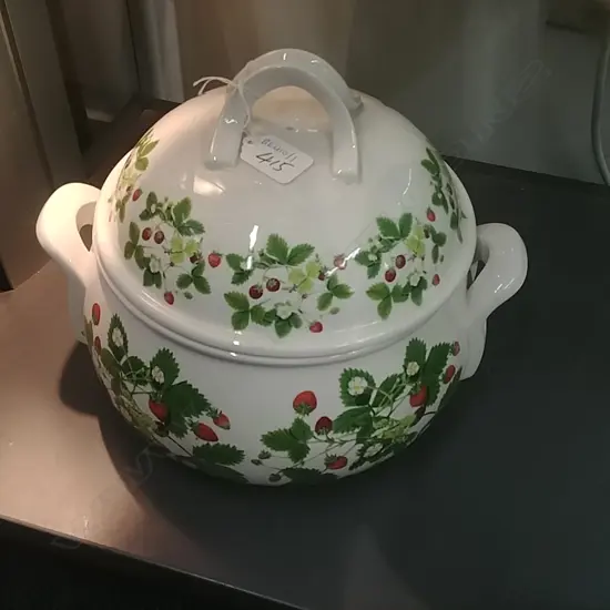 PORTMEIRION LIDDED 'SUMMER STRAWB.' CASSEROLE