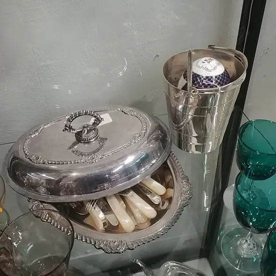 LOT EP ENTREE DISH/CUTLERY/ICE BUCKET+EGG 