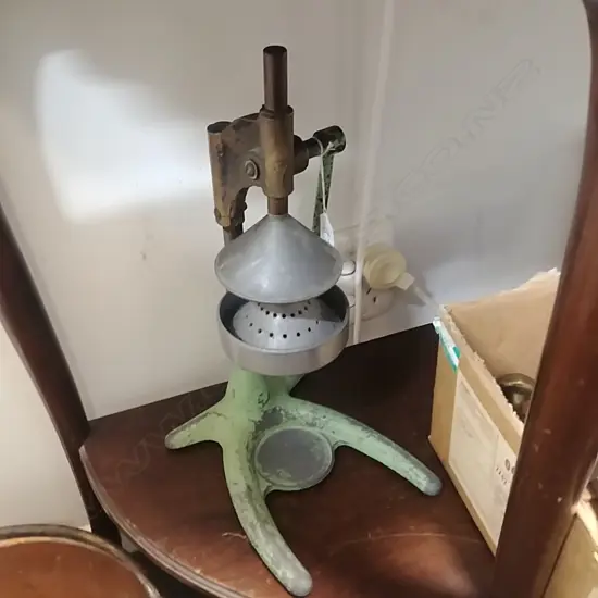 METAL CITRUS JUICER