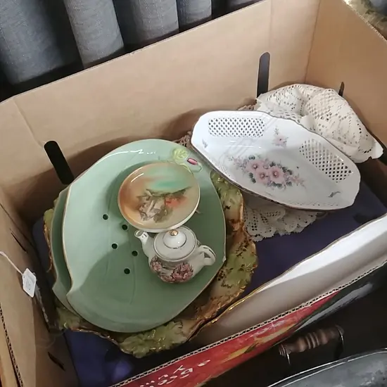 LOT/LACE WORK/WINTON/AUSTIAN CHINA/TEAPOT ETC