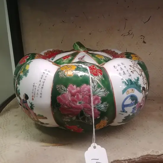 CHINESE PORCELAIN LIDDED PUMPKIN