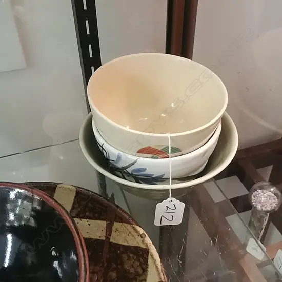 3 JAPANESE BOWLS; 1 SATSUMA