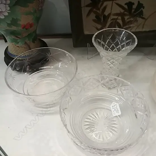 2 CRYSTAL BOWLS+VASE