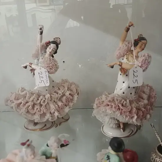 2 CONT CHINA DANCERS