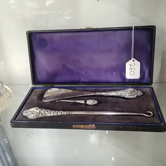 CASED STG HANDLED SHOE HORN ETC