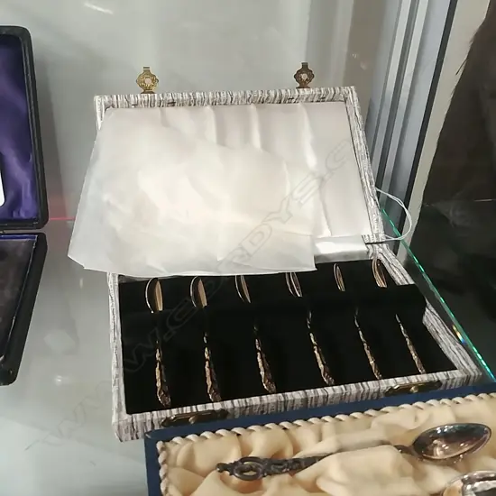 CASED STG SILVER TEASPOONS