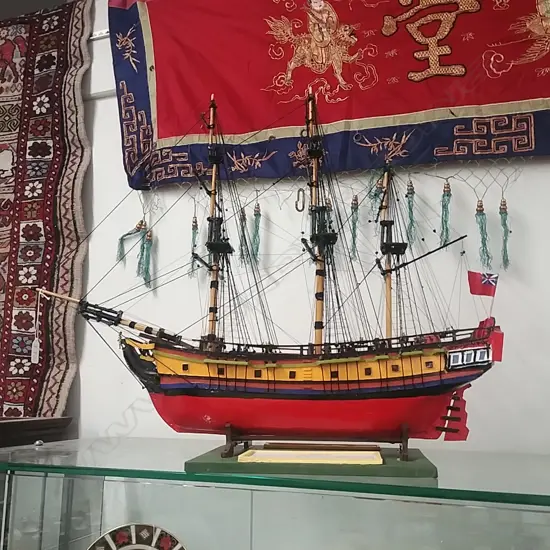 MODEL SHIP 'HMS RESOLUTION' 