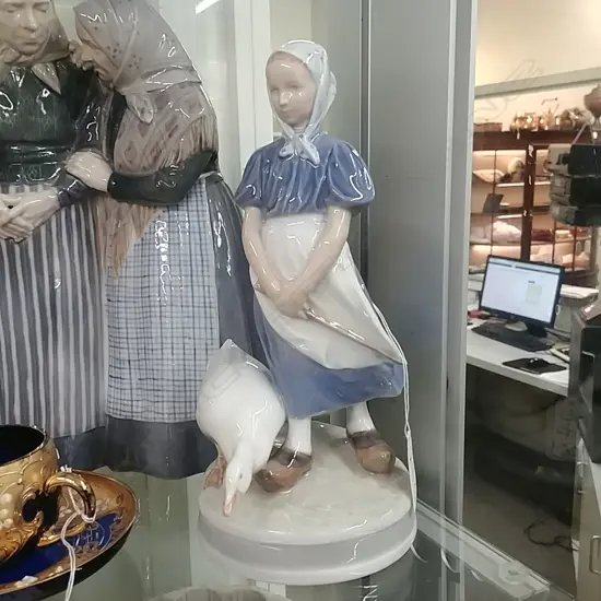 ROYAL COPENHAGEN FIGURE YOUNG GIRL WITH GOOSE