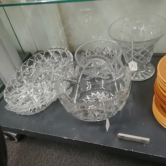 ASST CRYSTAL TRAYS/BOWLS+VASE