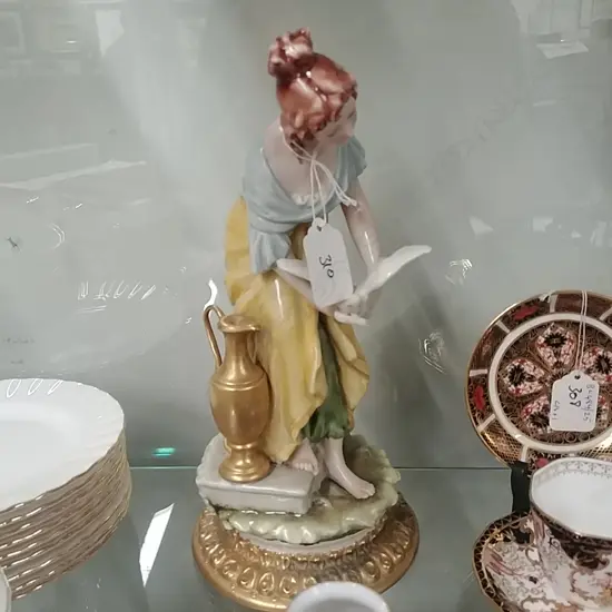 CAPIDEMONTE FIGURINE GIRL WITH DOVE