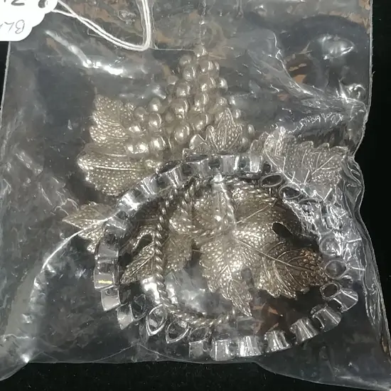 GRAPE BROOCH+PAUA BRACELET