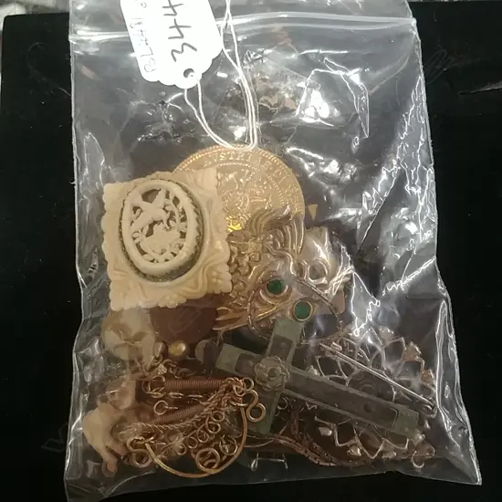 ASST BAG OF COSTUME JEWELLERY 