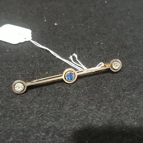 GOLD BAR BROOCH WITH PASTE STONES