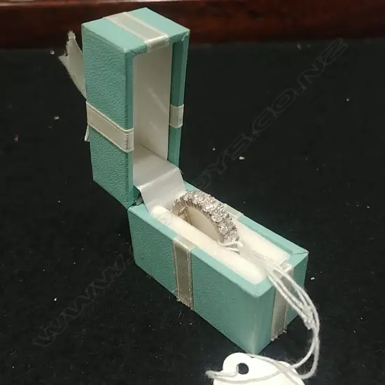 925 SILVER AND CRYSTAL RING