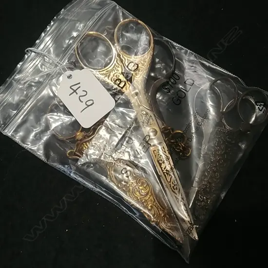 6 PRS VINTAGE SEWING SCISSORS DECORATIVE