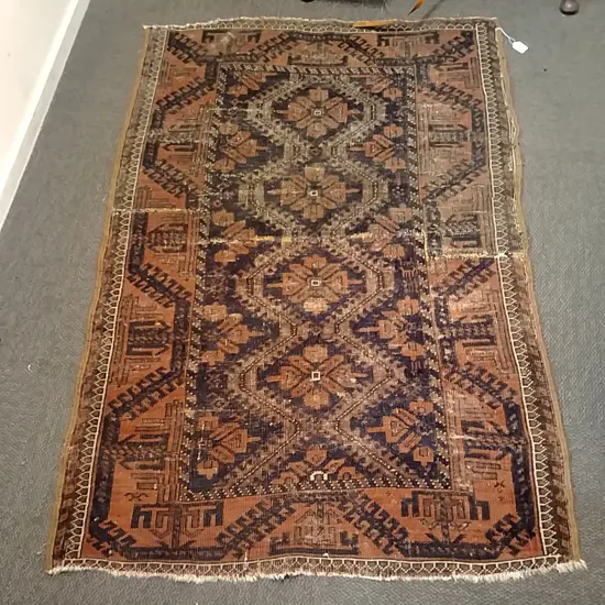 HANDKNOTTED RUG