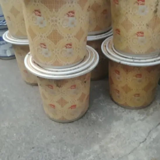5 SETS OF 3 GRADUATED YELLOW PLANT POTS 