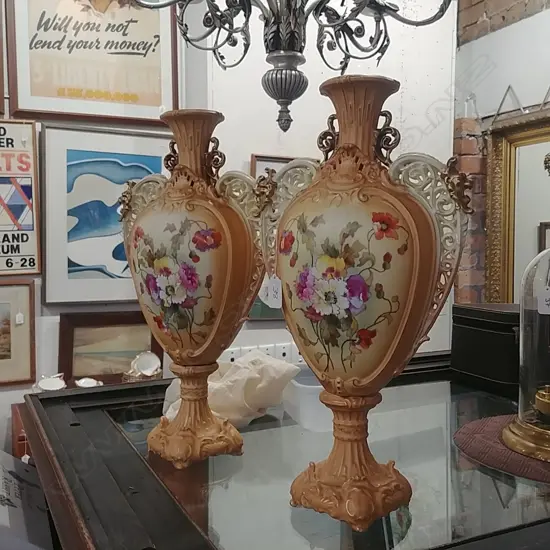 PR LATE VICTORIAN MANTLE VASES