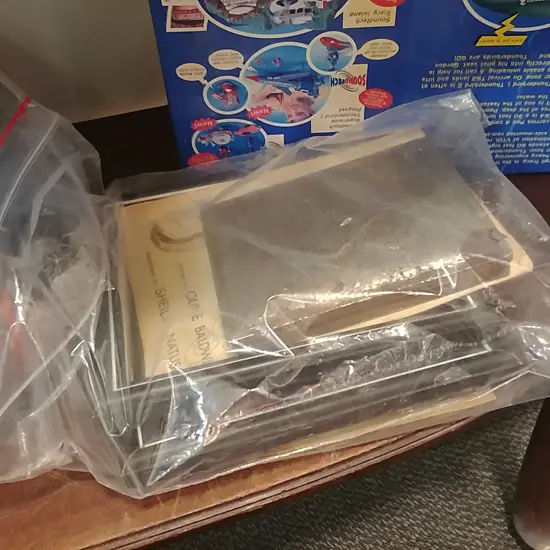 2 SML ANIMAL ARTWORKS + BOOK + TIN 14570